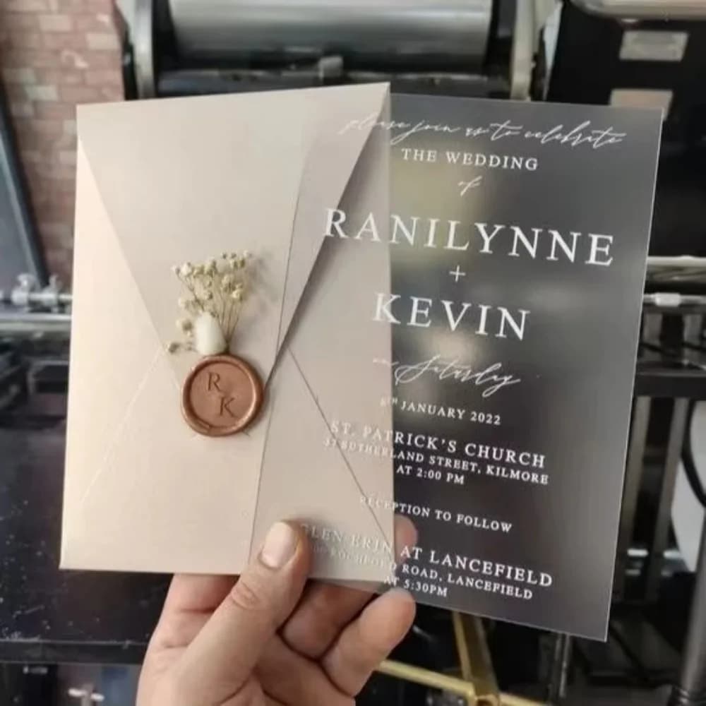 Convite de casamento personalizado fosco com envelope e selo de cera