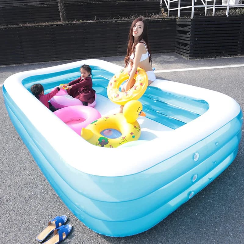 Tubo inflável bebê piscina gigante 305cm azul e branco com crianças e boias coloridas para verão