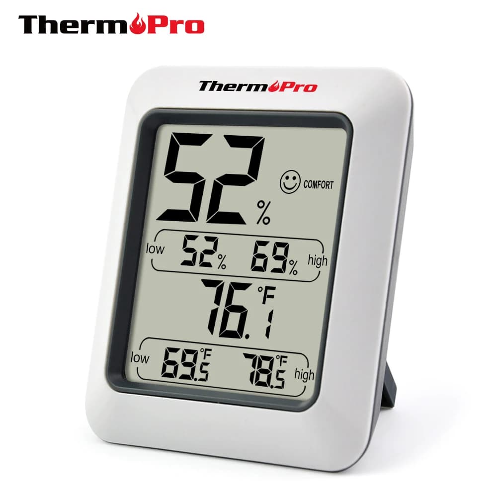 Termômetro digital higrômetro ThermoPro TP50, branco, fundo branco, tela digital com temperatura e umidade.