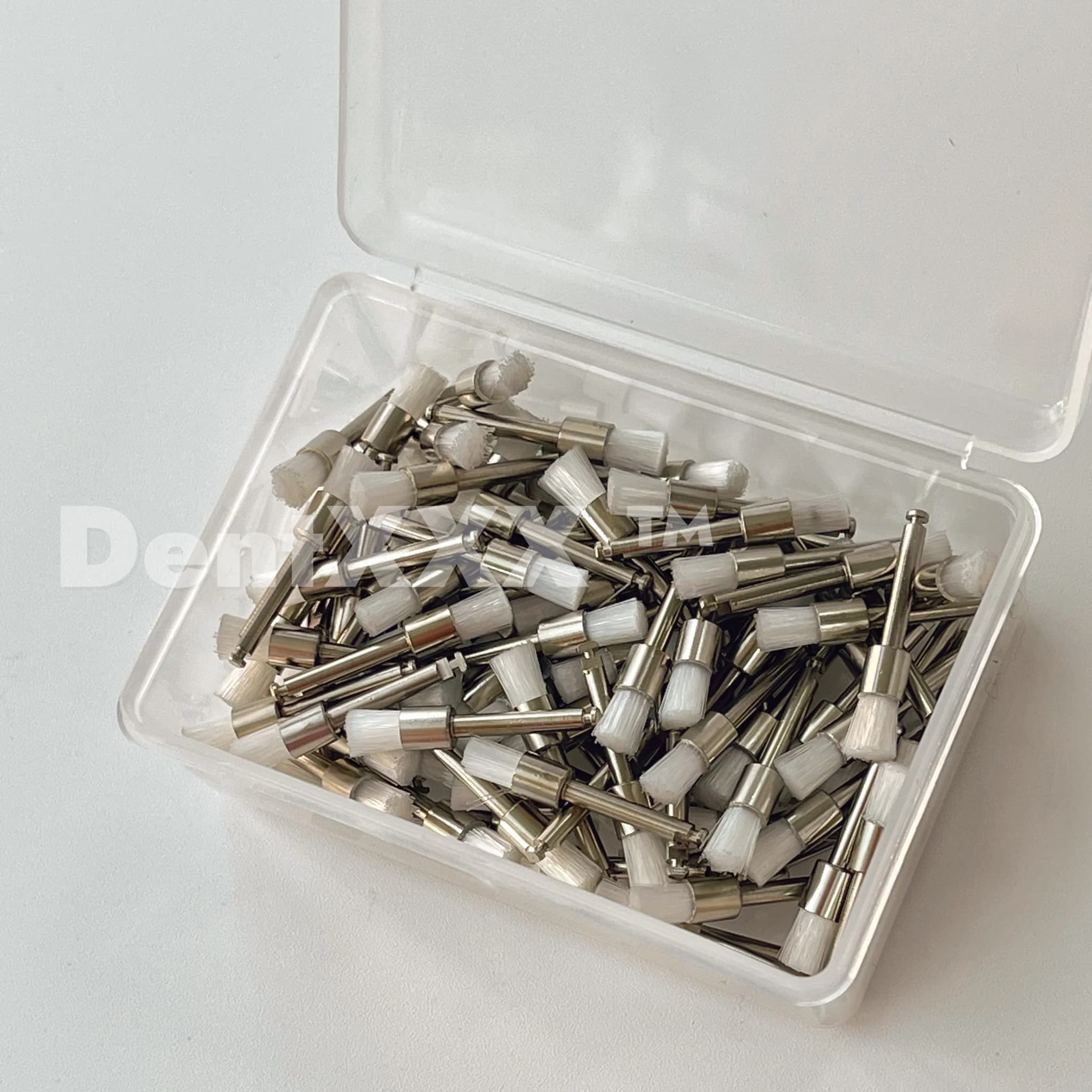 Escova de polimento profissional com cerdas de nylon brancas, haste metálica 2,35 mm em caixa plástica transparente