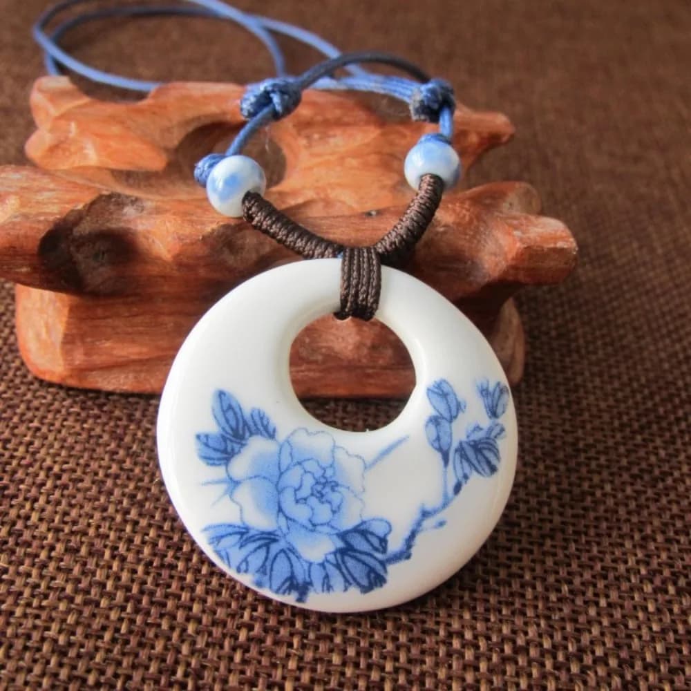 Colar étnico com pingente de porcelana azul e branca, corrente longa de suéter para mulheres