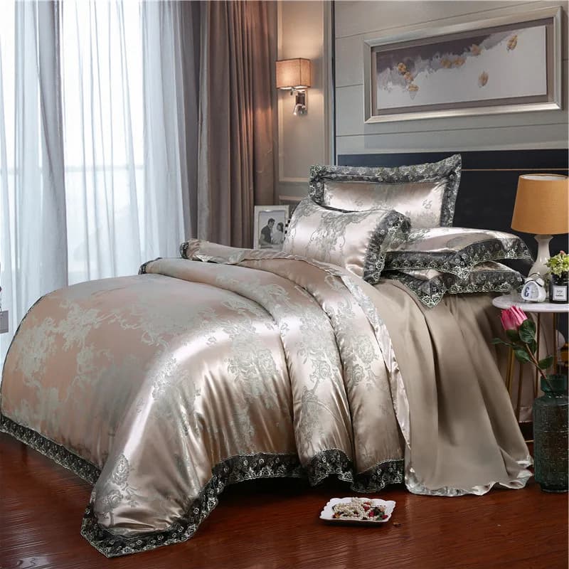 Conjunto de cama clássico europeu de luxo com edredom estampado e detalhes elegantes