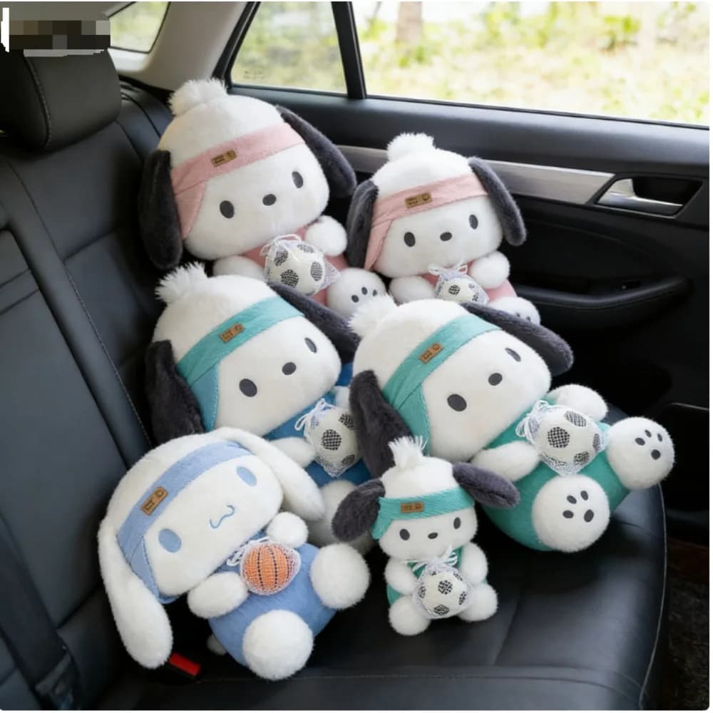 Bonecos de pelúcia anime Cinnamoroll e Pochacco série esportiva em uniformes esportivos