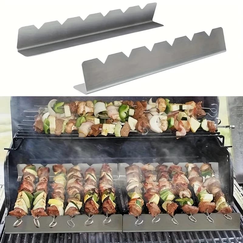 Suporte para espetos de churrasco em aço inoxidável com 4 peças e espetos de carne e vegetais na churrasqueira