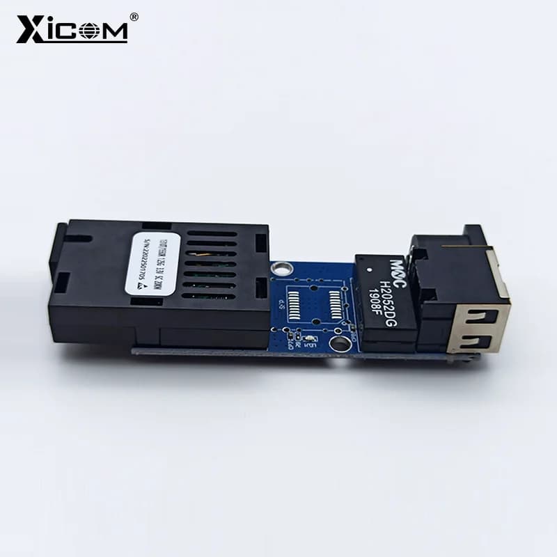 Conversor de mídia óptica Mini SC Gigabit monomodo simplex placa azul com componentes e conector preto