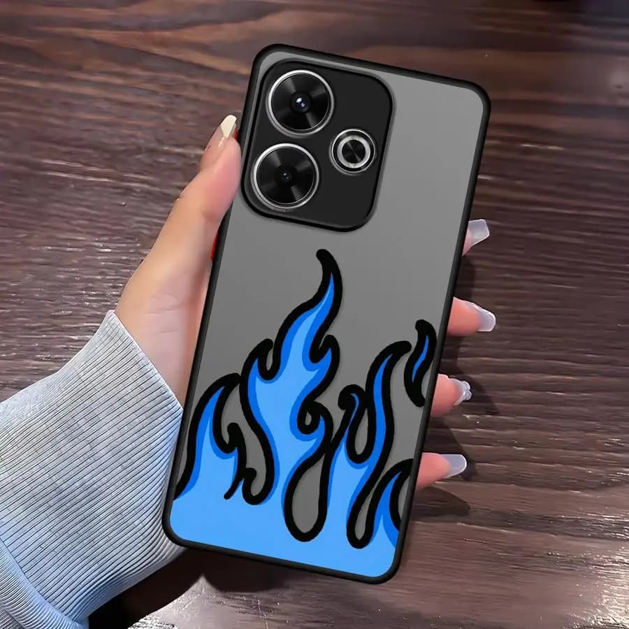 Capa cinza escuro para Xiaomi Redmi Note 15 com chamas azuis em material resistente antirrisco