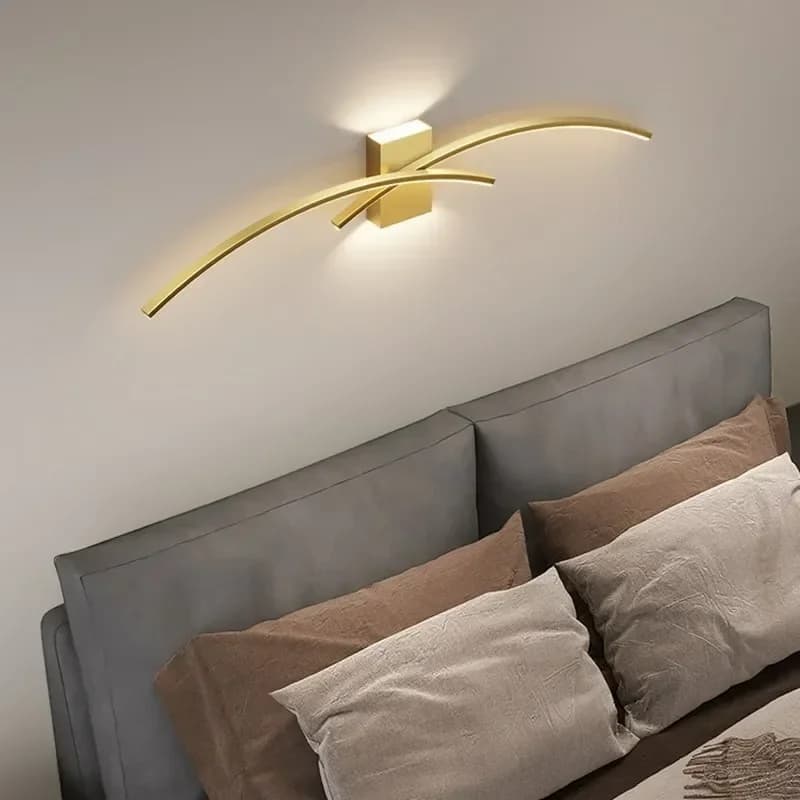 Luminária de parede LED dourada com design curvo moderno minimalista para quarto e sala