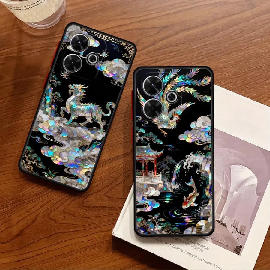 Capa para Xiaomi Redmi Note com design dragão Kirin e paisagem oriental em preto com brilho iridescente