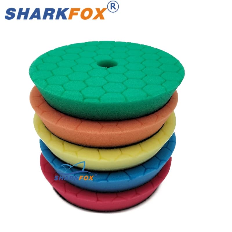 Conjunto de almofadas de polimento Sharkfox em espuma hexagonal empilhadas nas cores verde, laranja, amarelo, azul e vermelho