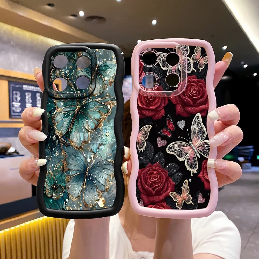Capas de celular com estampas de borboletas e rosas, bordas rosa e recorte para câmera