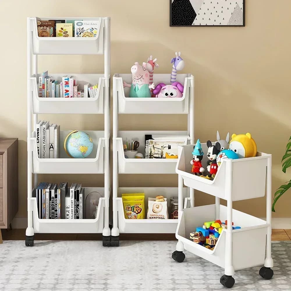 Estantes brancas com rodas para armazenamento de livros e brinquedos