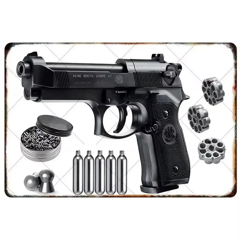 Pistola preta Beretta M93R com acessórios, fundo branco com padrão geométrico