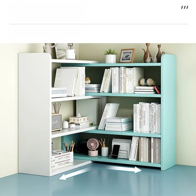 Estante de livros multicamadas azul claro e branca com 3 prateleiras decorada com livros e objetos
