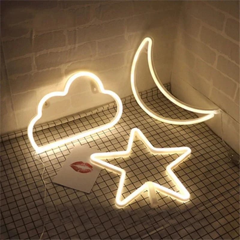 Sinais de luz neon em forma de lua, estrela e nuvem para decoração de quarto