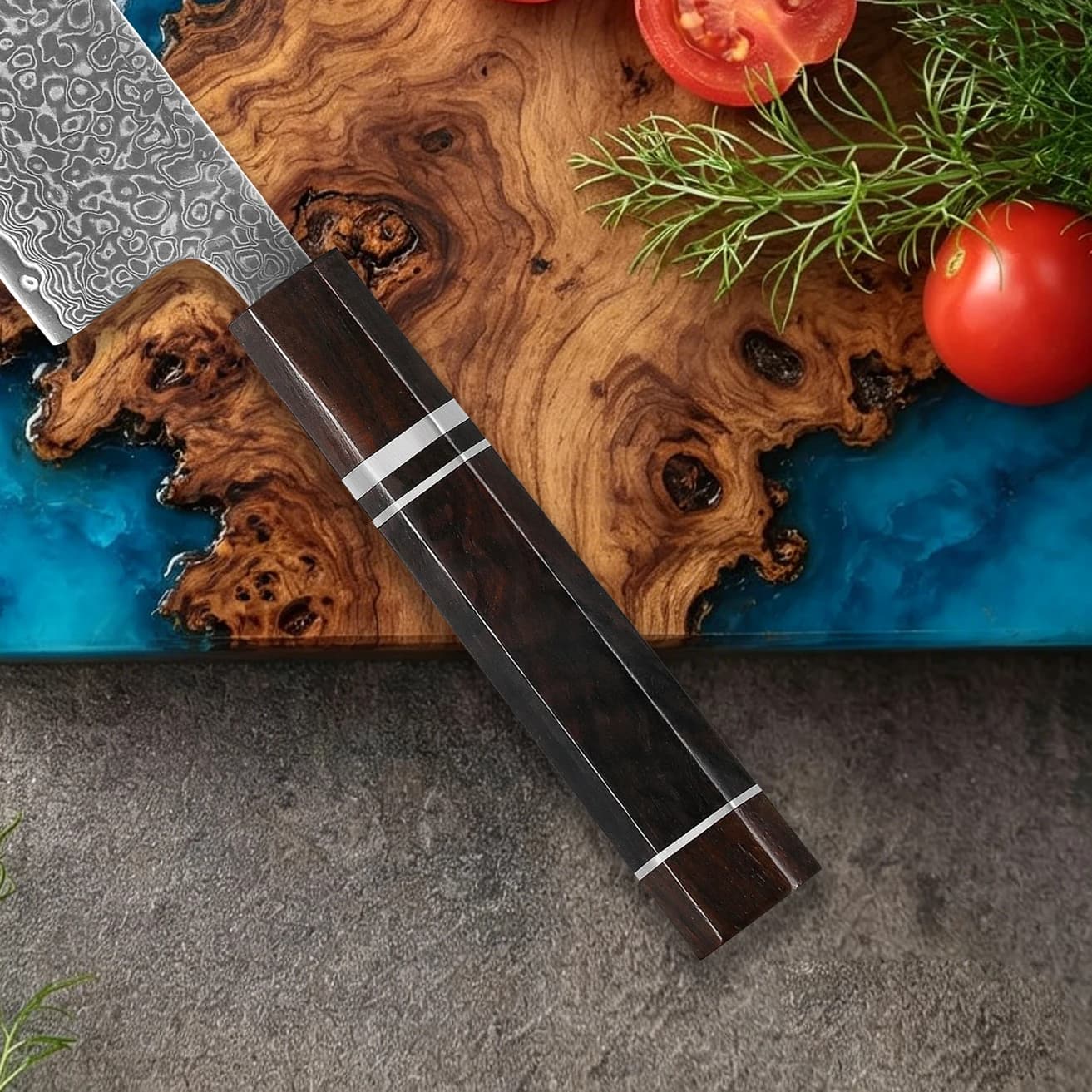 Cabo de madeira de ébano escura com detalhes metálicos da faca Kiritsuke em aço damasco japonês
