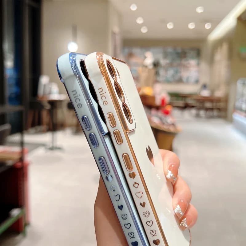 Capa de Luxo com Revestimento para Samsung Galaxy S26 S24 S23 S25 Ultra S23 FE A17 A16 A57 A55 A54 A35 com Padrão de Coração Lateral