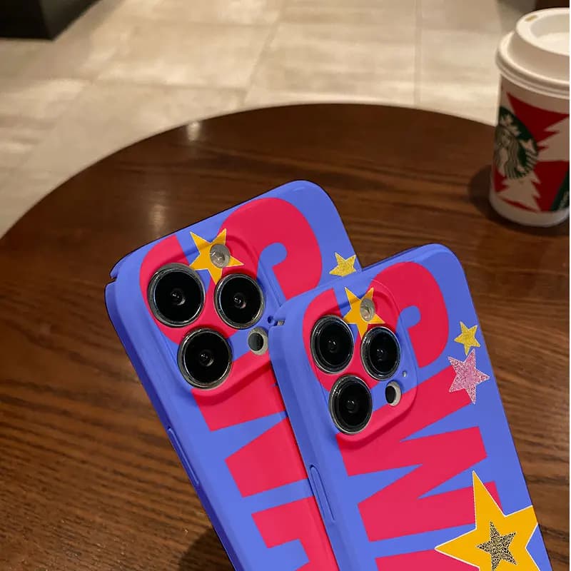 Capa de telefone Xiaomi Redmi Note azul com letras rosa e estrelas amarelas e prateadas brilhantes
