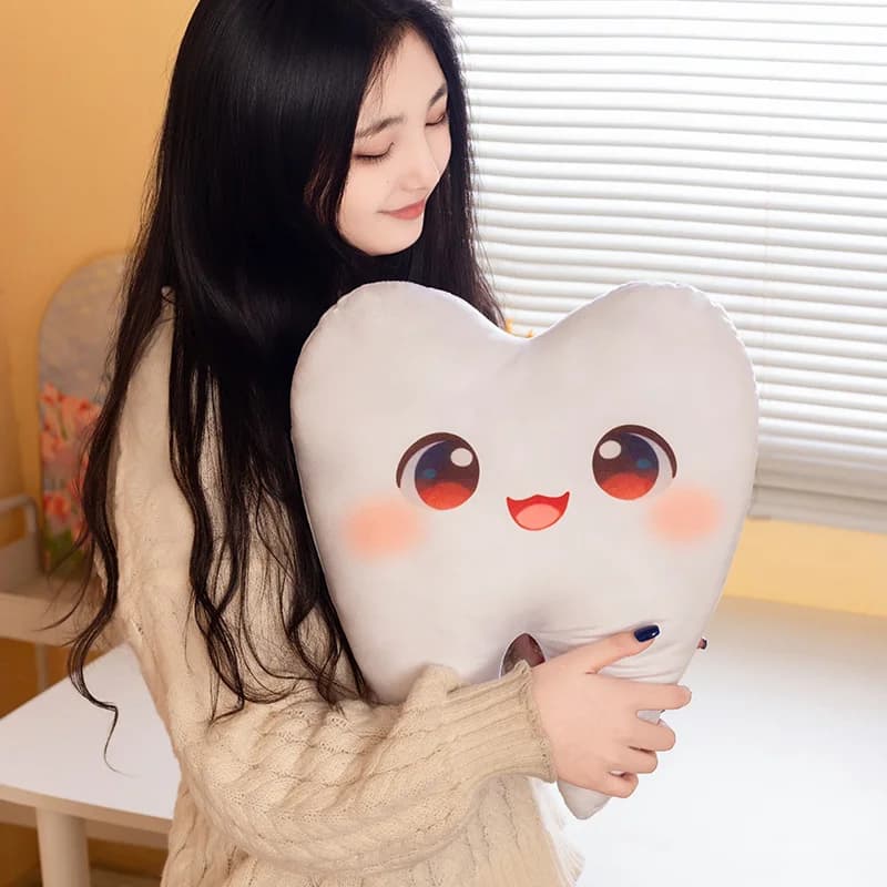 Pelúcia dente branco kawaii com rosto feliz, almofada macia para crianças, brinquedo aconchegante