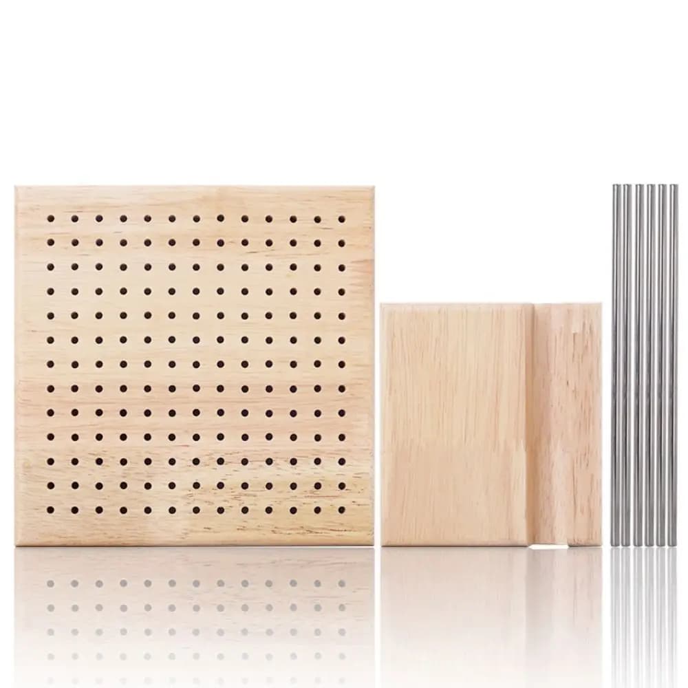 Placa de bloqueio para crochê em madeira natural com base e pinos metálicos 10cm