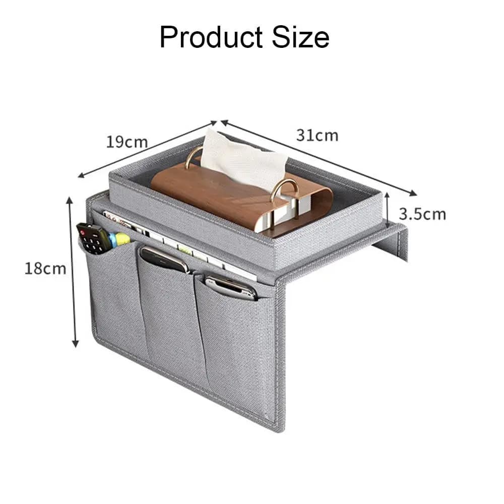 Dimensões do organizador cinza para braço de sofá com bandeja para garrafa e bolsos para controle e celular