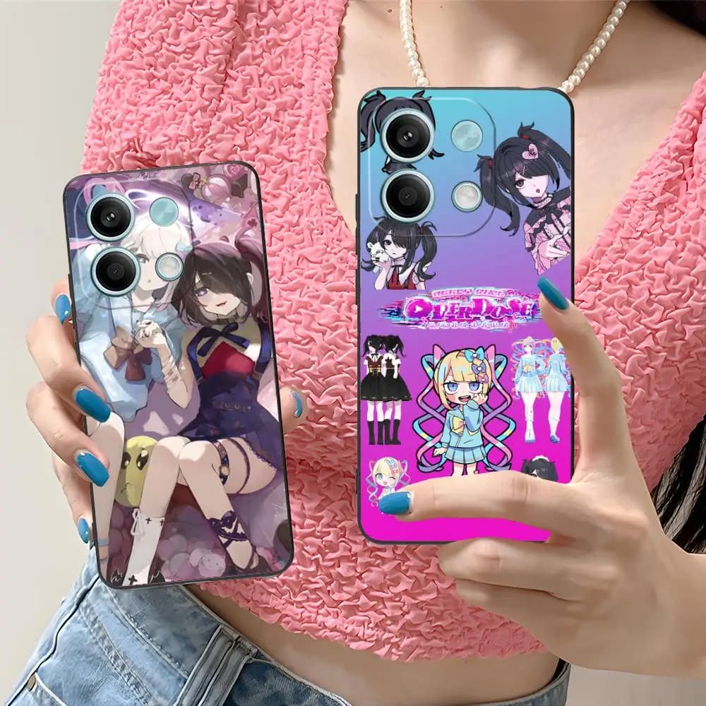 Capa para celular Xiaomi Redmi Note 14 estampa anime Needy Girl Overdose com personagens coloridos