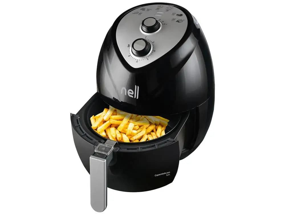 Fritadeira elétrica Nell Fit Air Fryer preta 110V com cesto aberto e batatas fritas dentro