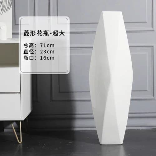 Vaso decorativo branco grande Jácotei piso minimalista com design geométrico moderno