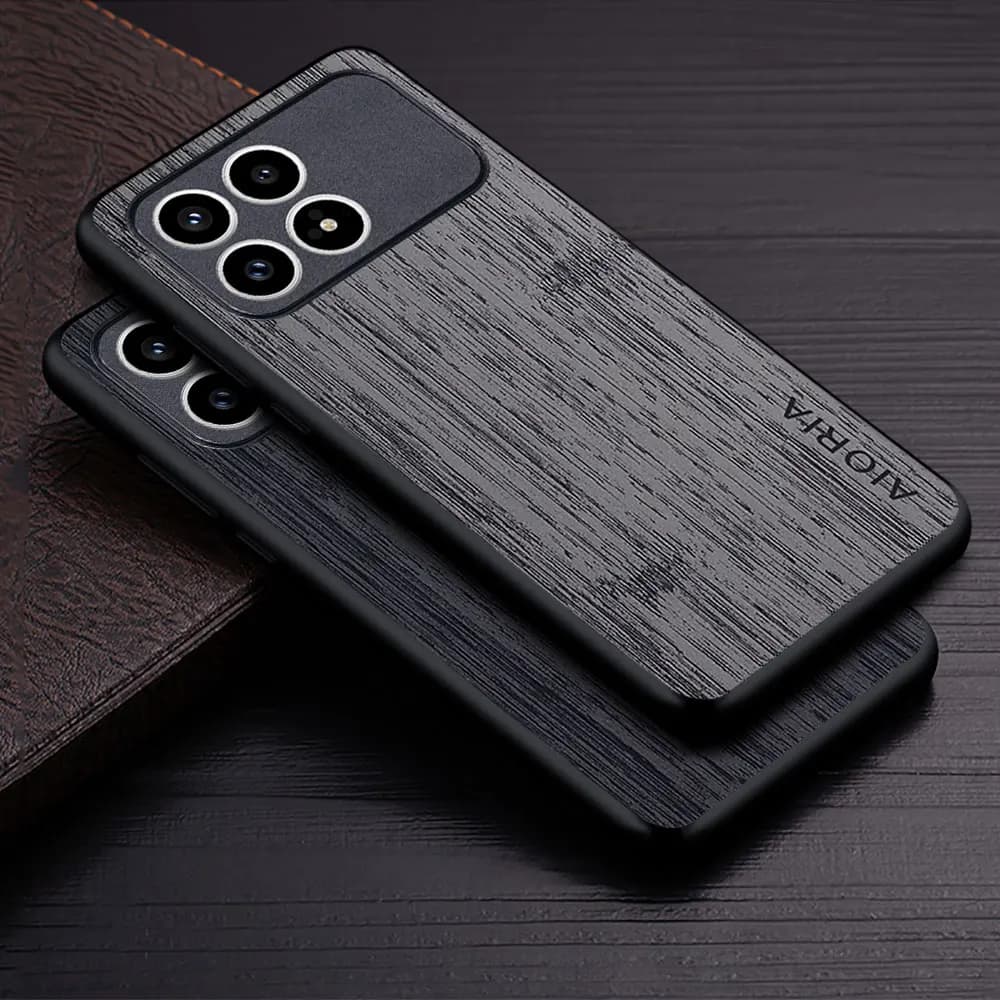 Capa de celular Xiaomi Poco F8 Ultra com textura de madeira reta, preta e cinzenta
