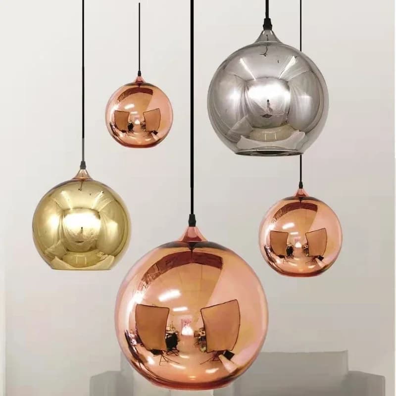Luminária pendente redonda minimalista 2026, cromada espelhada, disponível em rose gold, gold e silver.