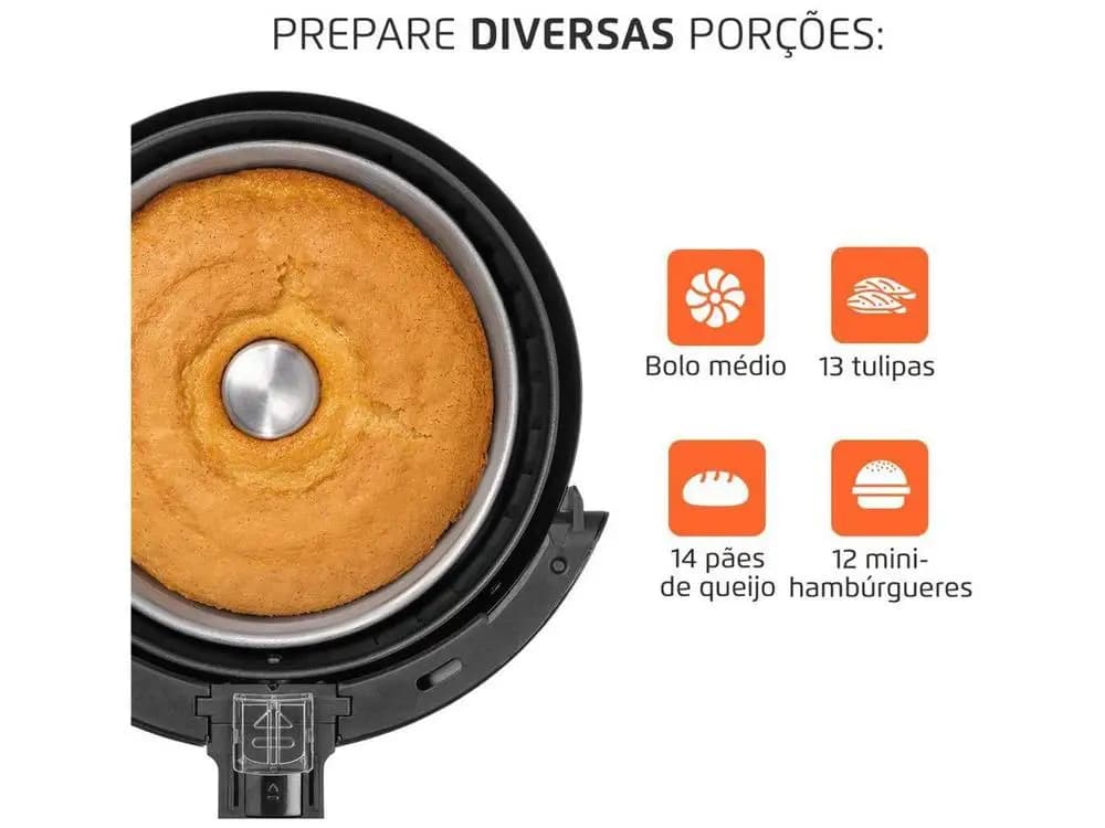 Cesto da Air Fryer Mondial Pratic AF-31 com bolo assado e porções variadas como pães de queijo e mini hambúrgueres