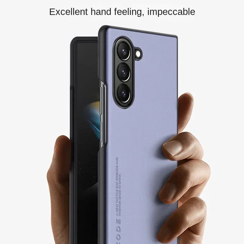Capa preta para Samsung Galaxy Z Fold 7 em couro plutônio com design fino e toque confortável