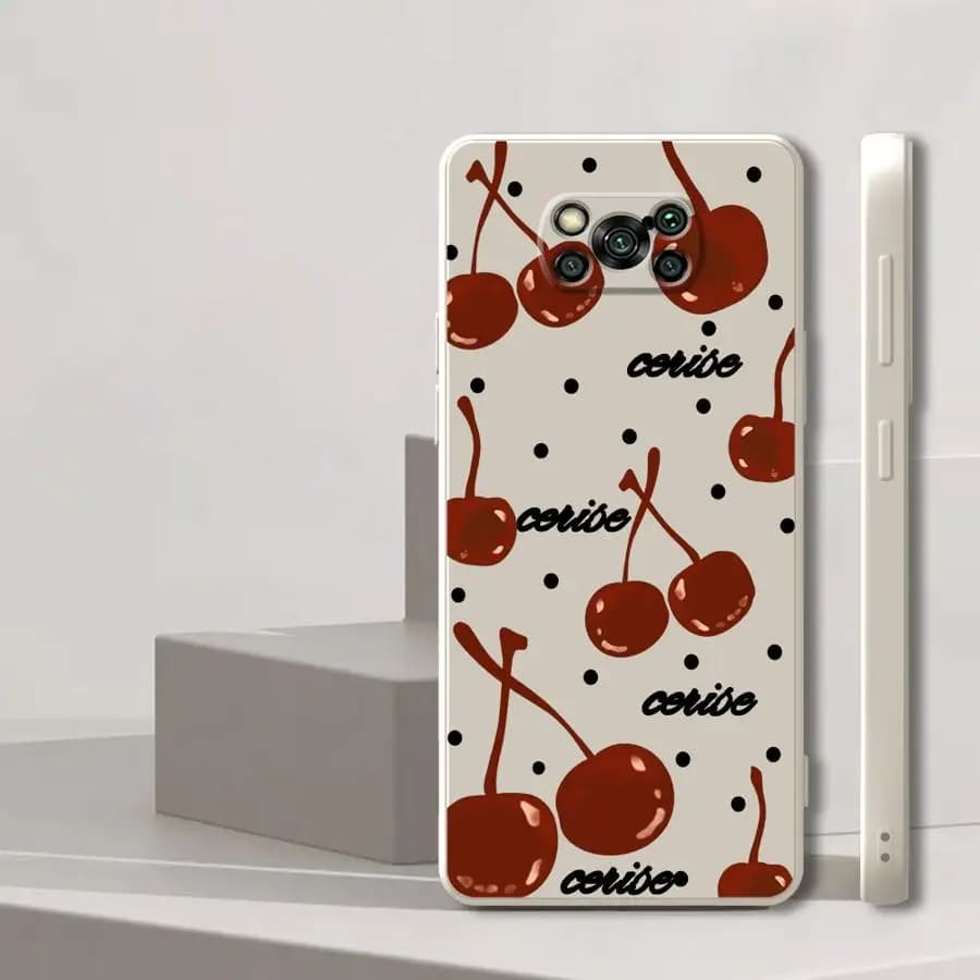 Capa para celular Xiaomi Poco F5 em silicone flexível branco com estampa de cerejas vermelhas e pontos pretos