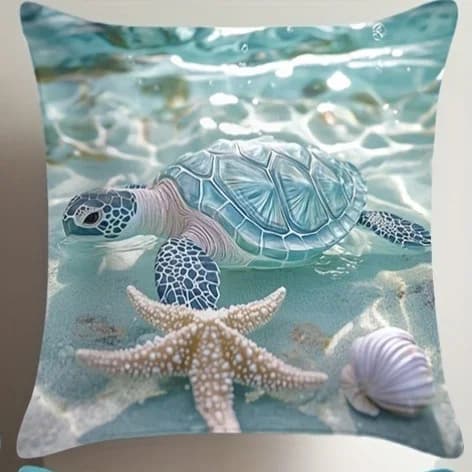 Capa de almofada azul com estampa de tartaruga marinha e conchas em tecido pelúcia curta