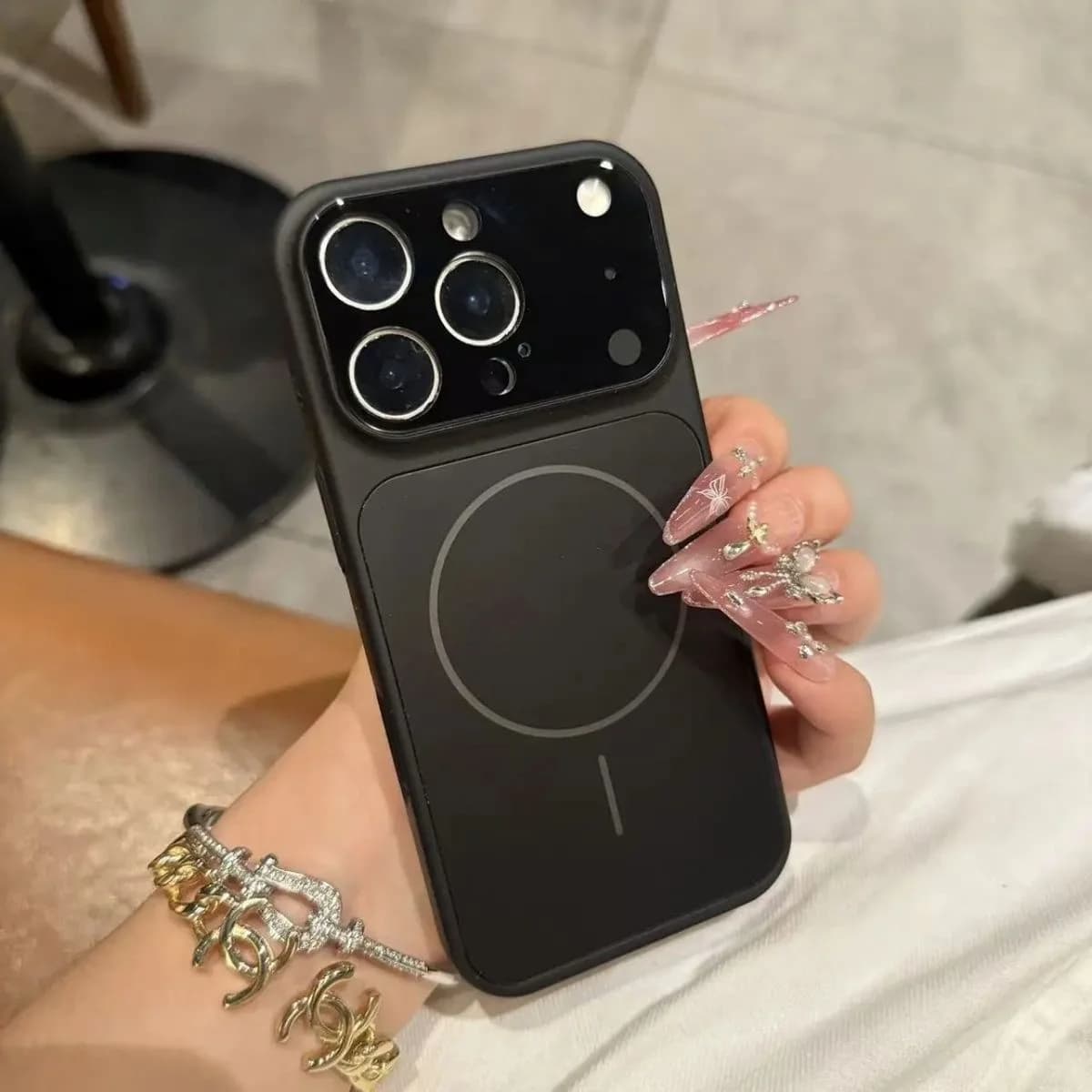 Capas de telefone nano fosca de vidro para iPhone 17, 16, 15, 14, 13 Pro Max, 17 Pro magnéticas para MagSafe, armadura de carregamento sem fio, em várias cores.