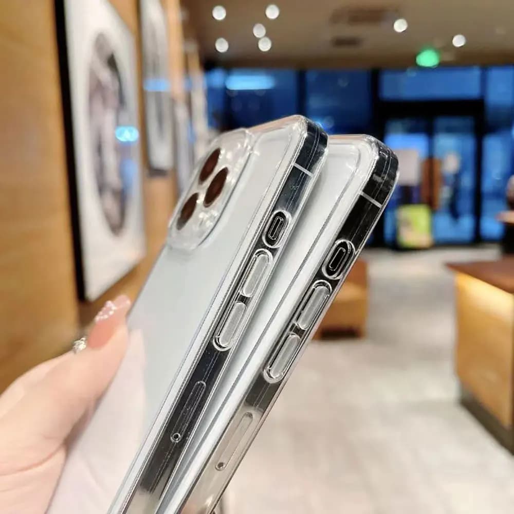 Detalhe lateral da capa transparente para Xiaomi Redmi Note com bordas reforçadas e botões acessíveis