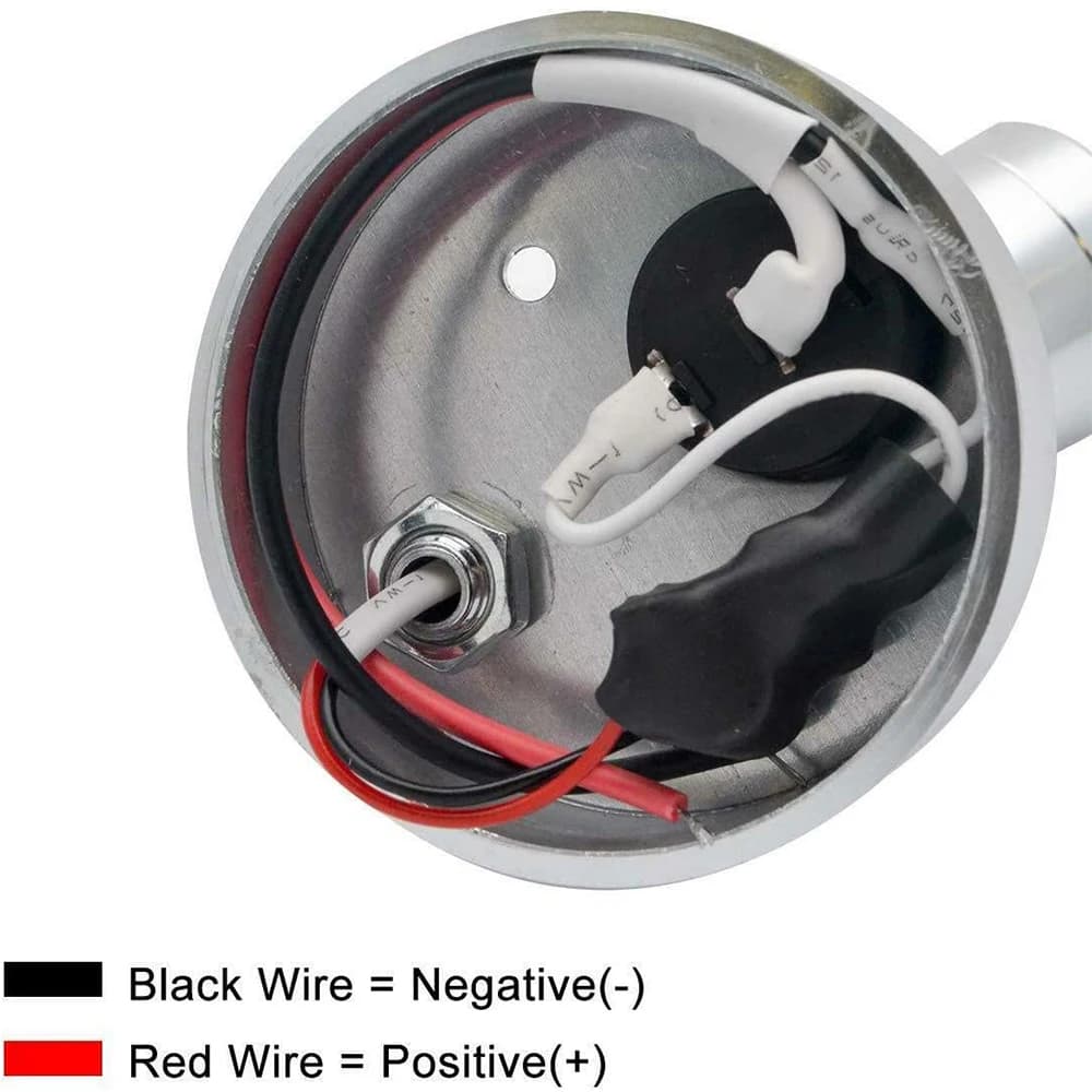 Detalhe interno da luminária LED prata com fios vermelho positivo e preto negativo para instalação em RV e camper