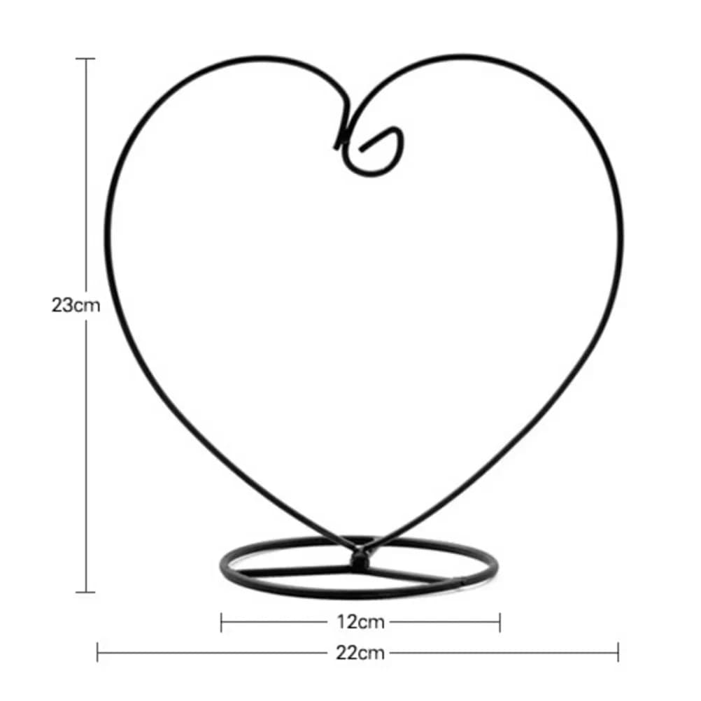 Suporte de terrário pendurado preto em metal com medidas 23cm altura e base 22cm largura em formato coração