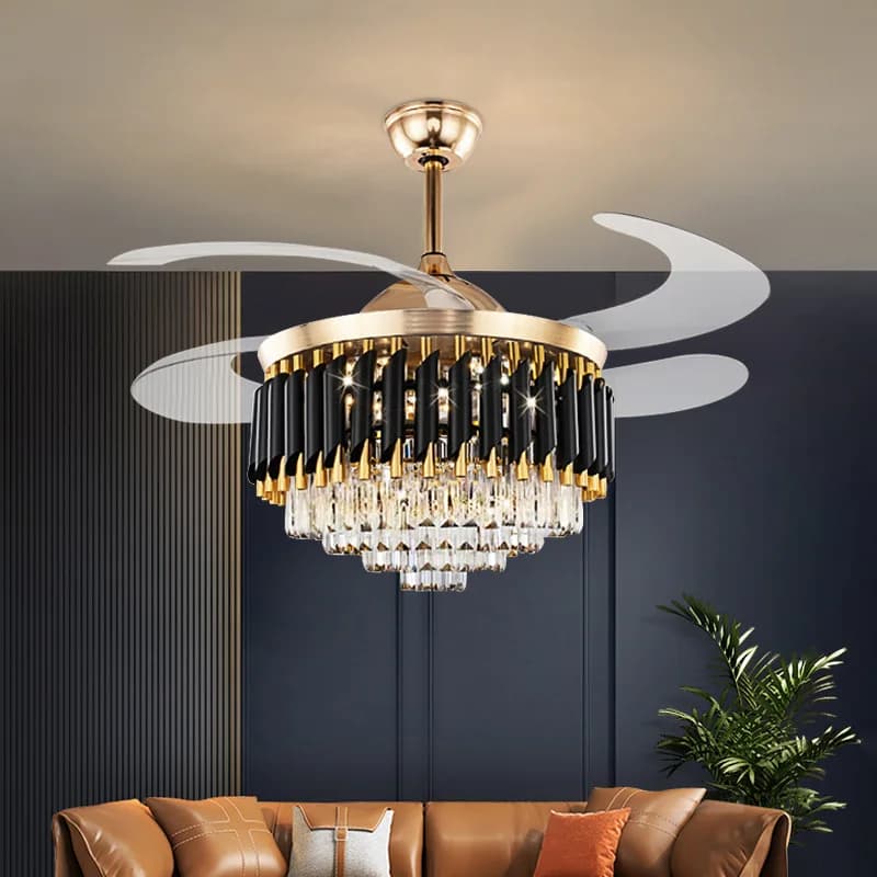 Ventilador de teto de luxo com design de cristal e lâmpada LED, acabamento em ouro e preto, lâminas retráteis, controle remoto.