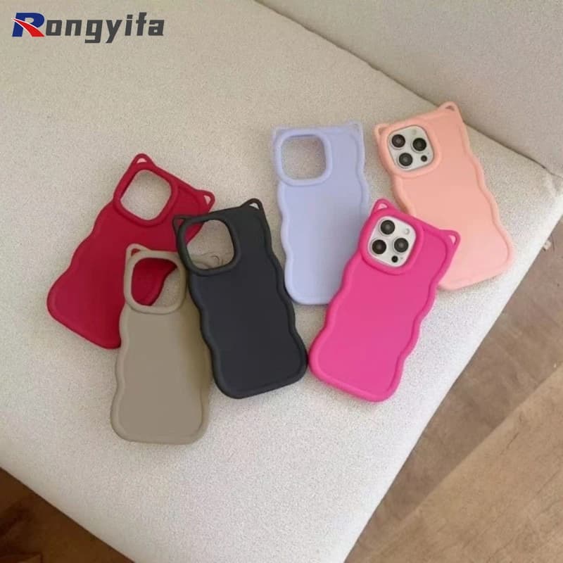 Capas para celular Poco Xiaomi em silicone macio com design ondulado e orelhas, cores variadas