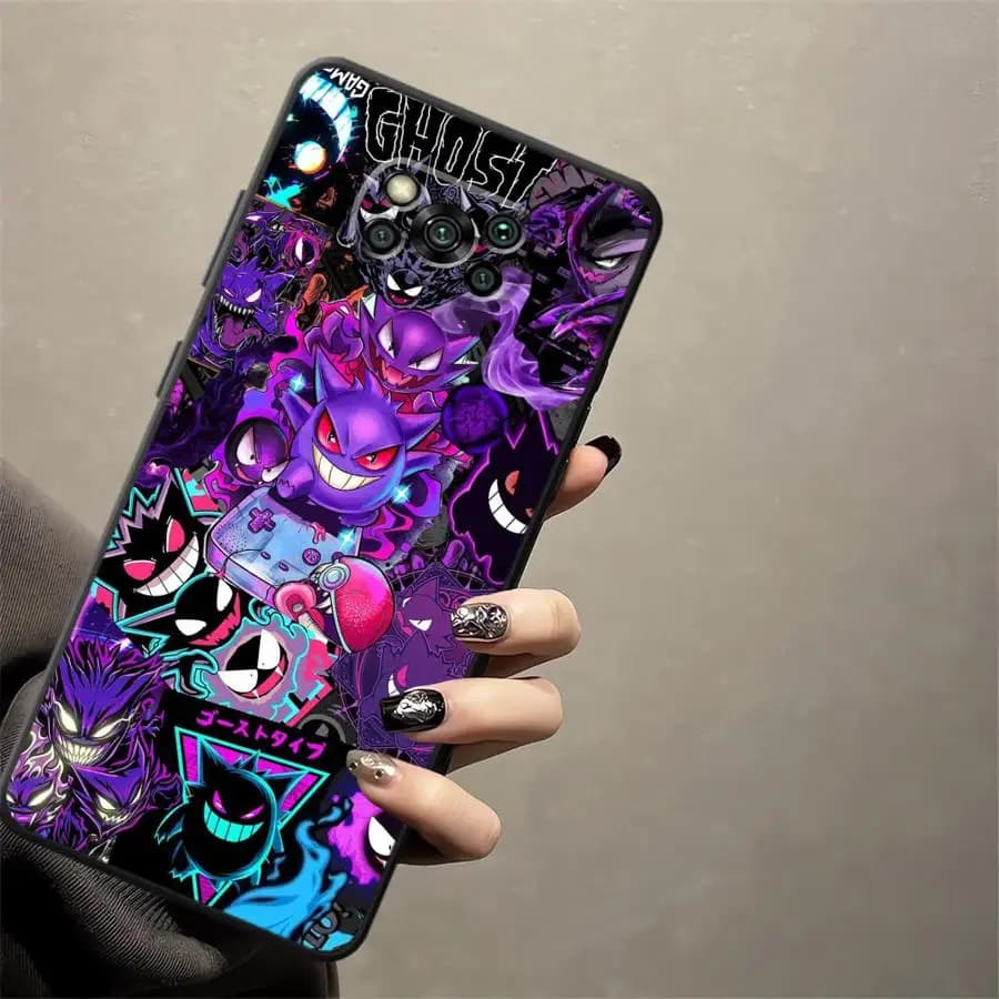 Capa de telefone Xiaomi Poco com design vibrante e detalhado do Pokémon Gengar em tons de roxo e azul neon