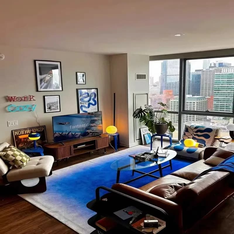 Tapete azul abstrato para sala de estar com vista para a cidade