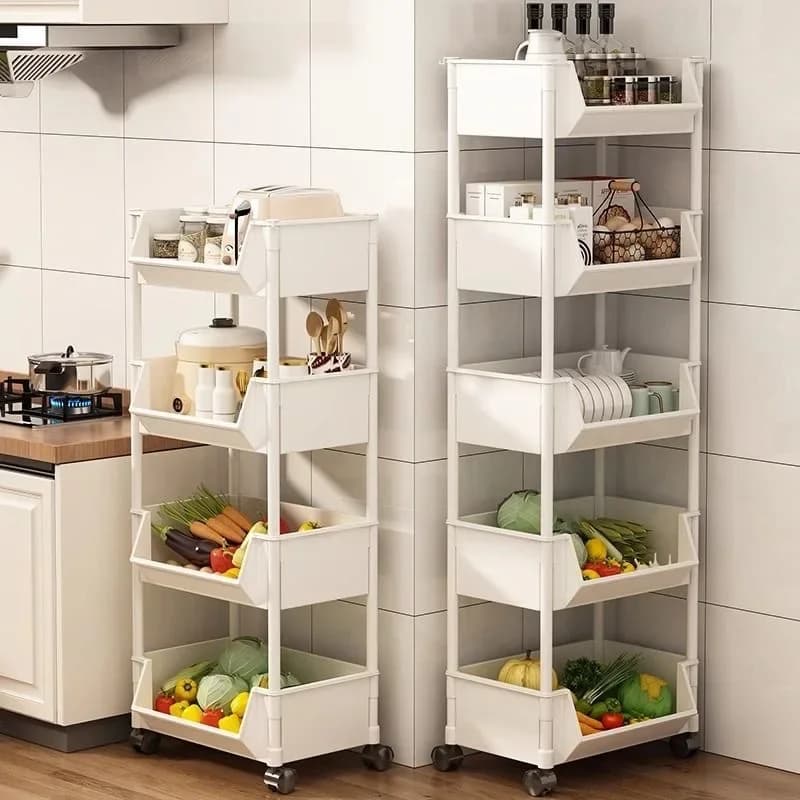 Estante móvel branca 5 camadas com rodas usada para organizar alimentos e utensílios na cozinha