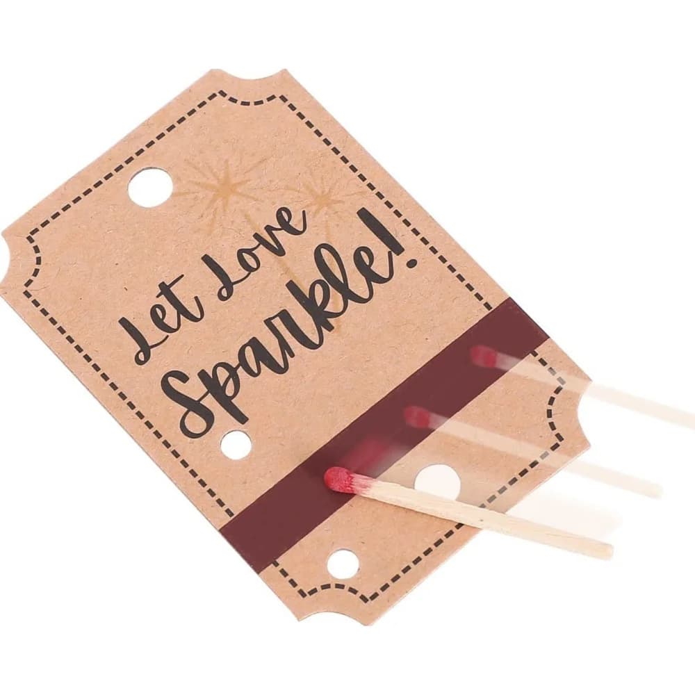 Etiqueta de presente Let Love Sparkle em papel kraft natural com três furos para colocar palitos de sparkler