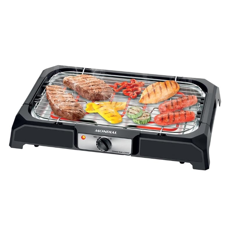 Churrasqueira Elétrica Mondial Grand Steak & Grill CH-05 com carnes e legumes grelhando