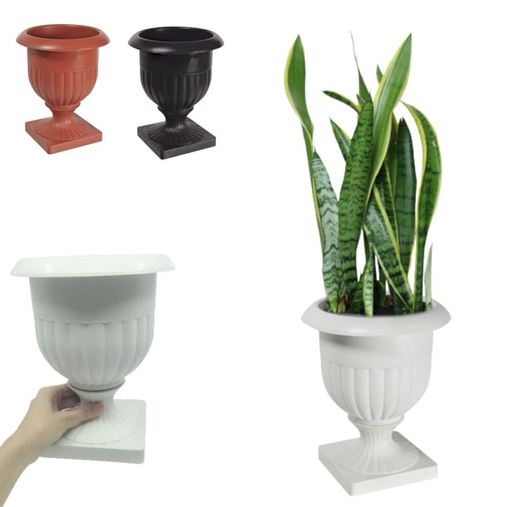 Vaso decorativo branco com planta verde