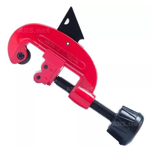 Cortador de cano vermelho para cobre, alumínio e PVC com lâmina triangular preta
