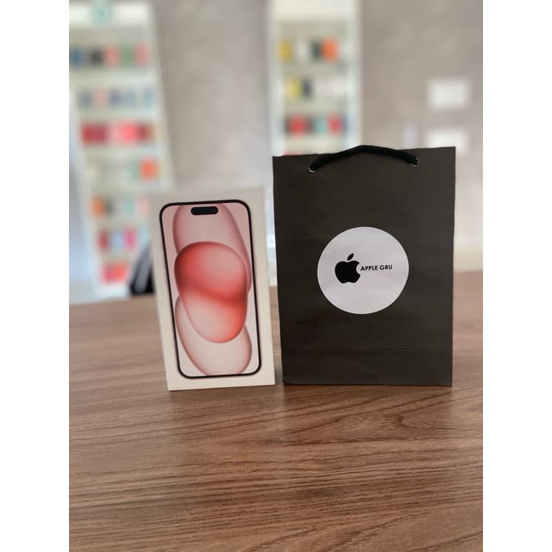iPhone 15 128 GB rosa lacrado em embalagem preta com logotipo da Apple