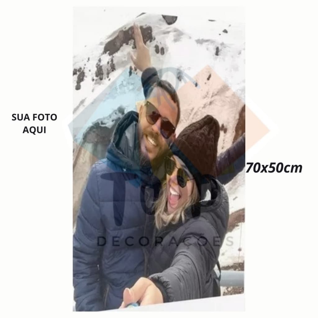 Quadro decorativo personalizado com foto de casal em cenário de neve, marca Top Decorações.
