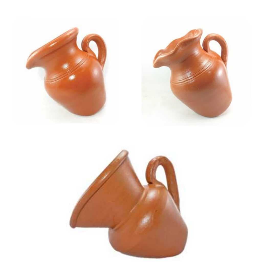 Conjunto de jarros de barro marrom com alças para decoração