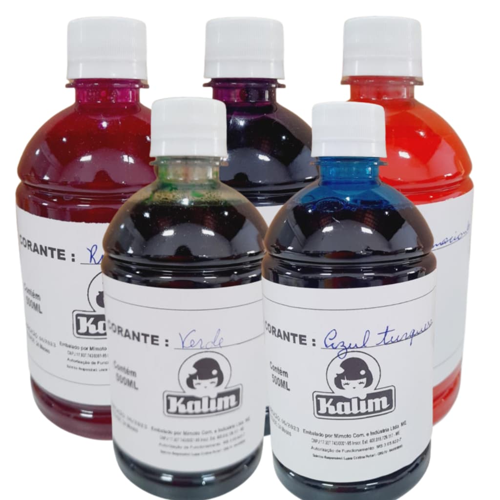 Quatro garrafas de corante líquido de 500ml em cores vermelho, verde, azul e roxo com rótulos brancos e logo Kalim